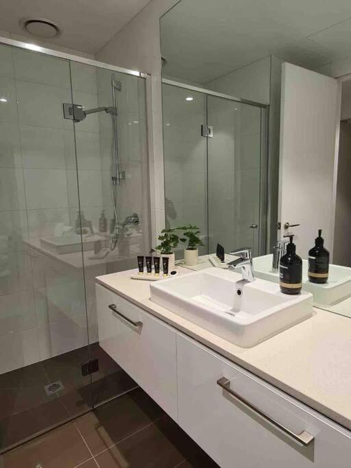 Lux 3 Bedroom Apartment In Southbank 멜번 외부 사진